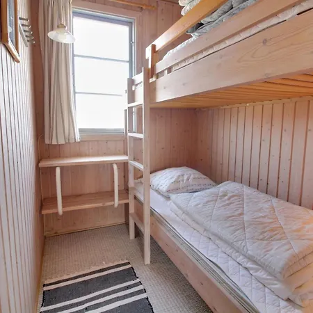 Gertraud - 500m From The Sea By Interhome Lakolk