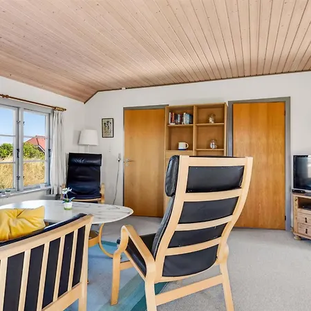Gertraud - 500m From The Sea By Interhome Lakolk