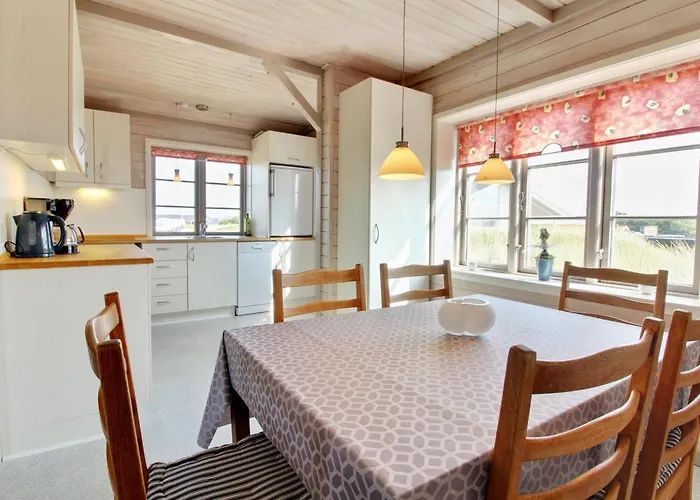 Gertraud - 500m From The Sea By Interhome Lakolk