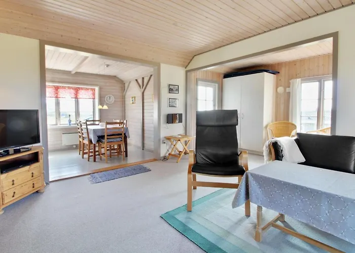 Gertraud - 500m From The Sea By Interhome Lakolk