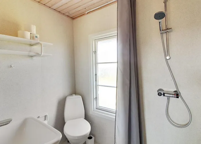 Gertraud - 500m From The Sea By Interhome Lakolk